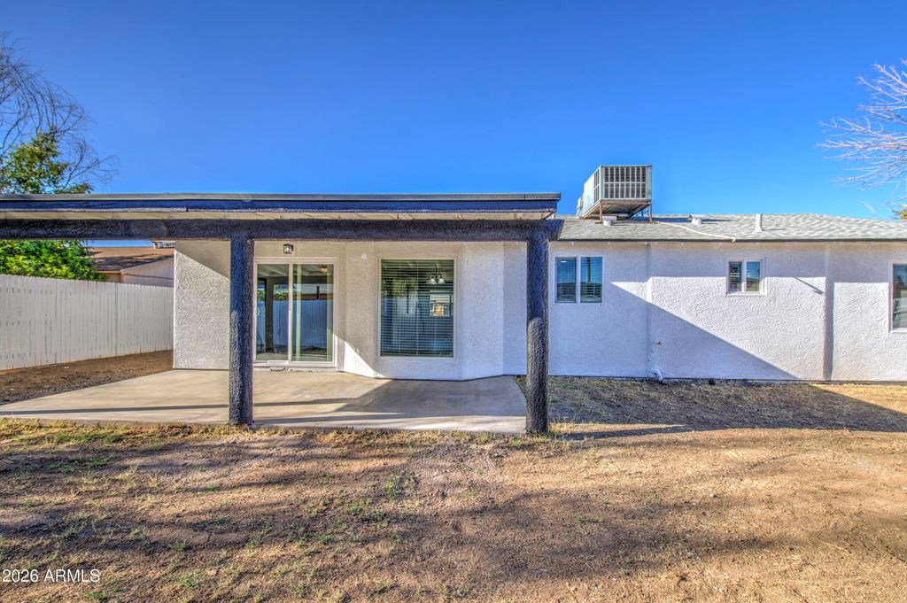 Image 33 of property listing at 6213 W ALMERIA Road, Phoenix, AZ 85035