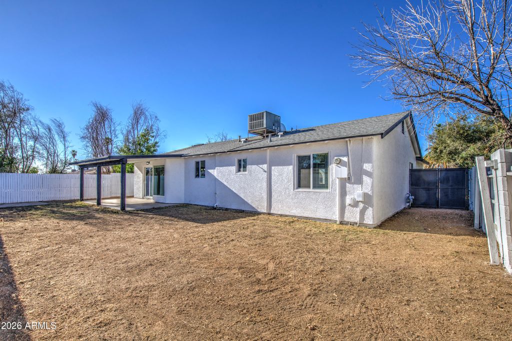 Image 34 of property listing at 6213 W ALMERIA Road, Phoenix, AZ 85035