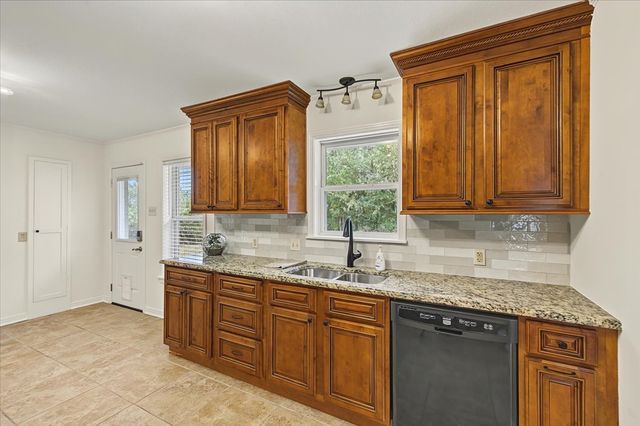 3809 Heywood Avenue, Fort Worth, TX 76109