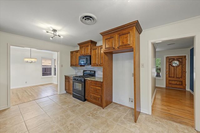 3809 Heywood Avenue, Fort Worth, TX 76109