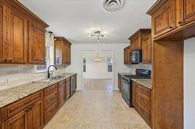 3809 Heywood Avenue, Fort Worth, TX 76109