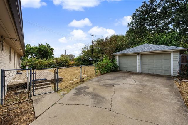 3809 Heywood Avenue, Fort Worth, TX 76109