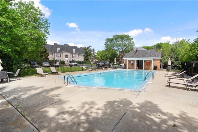 5101 Carriageway Drive 109, Rolling Meadows, IL 60008