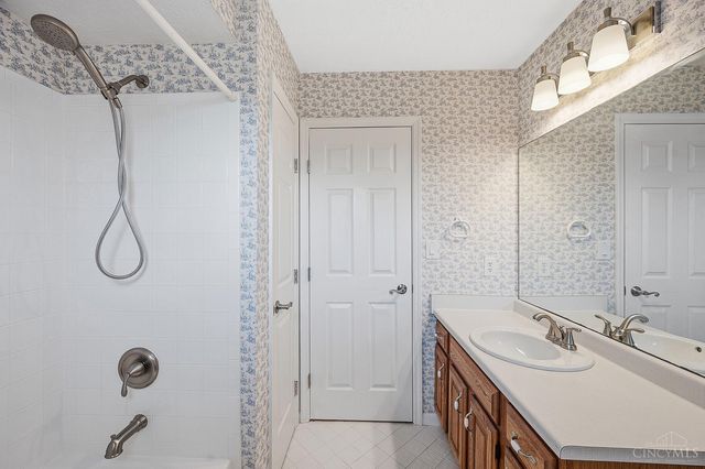 2415 Henesy Lane, Fairfield, OH 45014