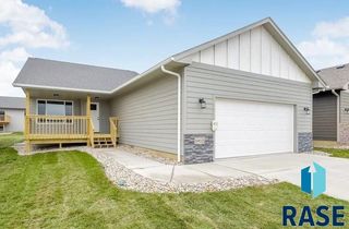 1912 N Concord Dr, Sioux Falls, SD 57110