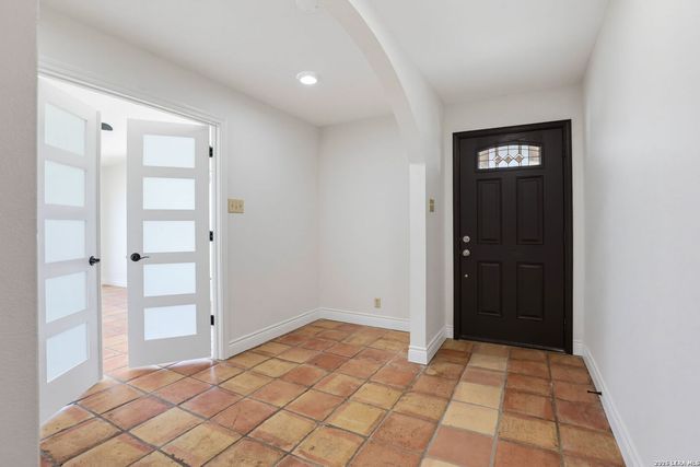 166 LOWER SEGUIN RD, Marion, TX 78124