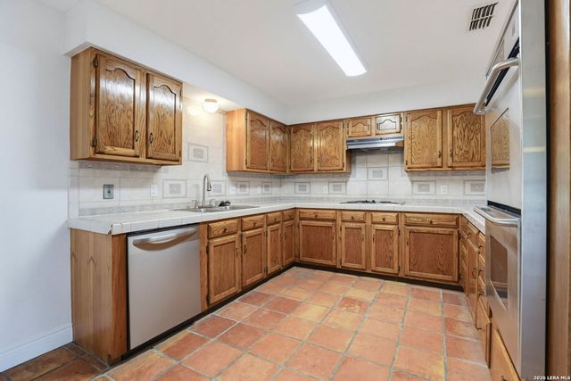 166 LOWER SEGUIN RD, Marion, TX 78124