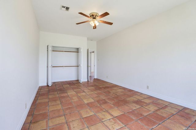 166 LOWER SEGUIN RD, Marion, TX 78124