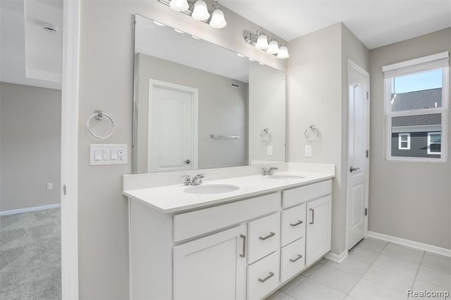43173 Atwood Ave, Novi, MI 48375