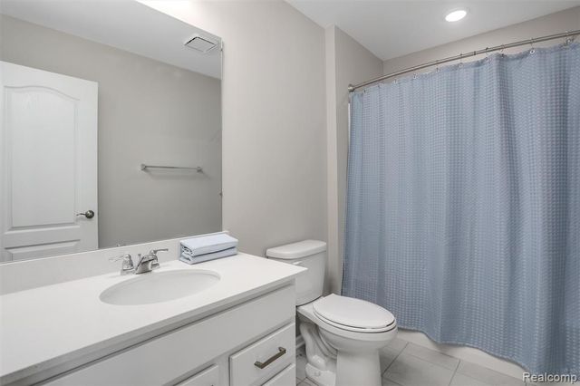 43173 Atwood Ave, Novi, MI 48375