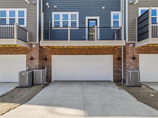43173 Atwood Ave, Novi, MI 48375
