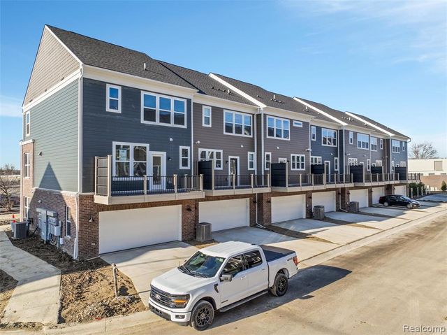43173 Atwood Ave, Novi, MI 48375