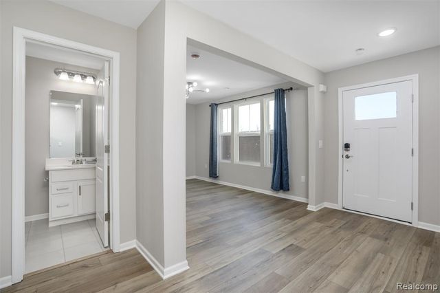 43173 Atwood Ave, Novi, MI 48375