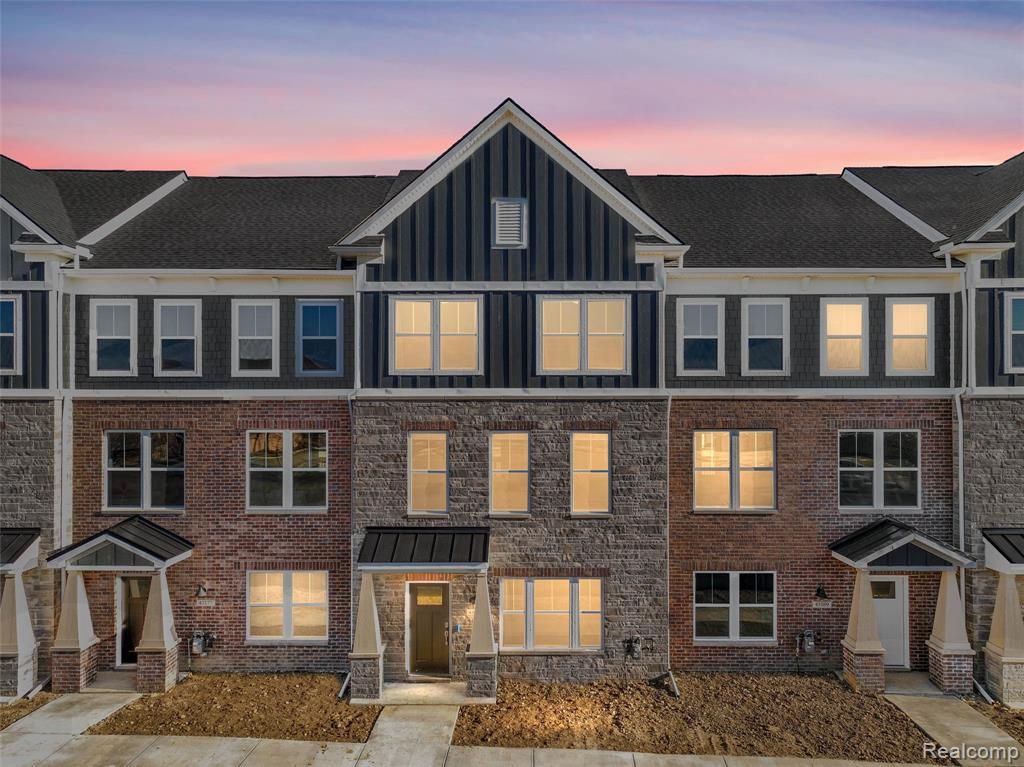 43173 Atwood Ave, Novi, MI 48375