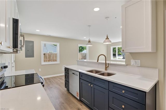 11 Farrington PL, Hampton, VA 23663