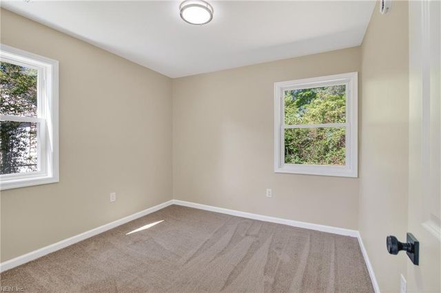 11 Farrington PL, Hampton, VA 23663