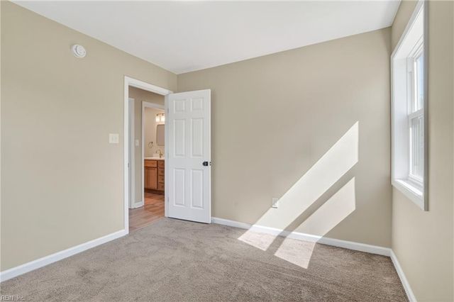 11 Farrington PL, Hampton, VA 23663