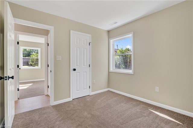 11 Farrington PL, Hampton, VA 23663