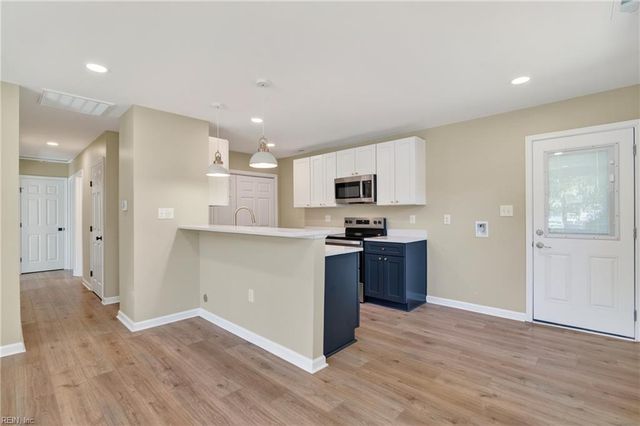 11 Farrington PL, Hampton, VA 23663