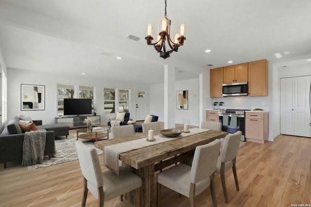 1333 Comanche Path, Bandera, TX 78003