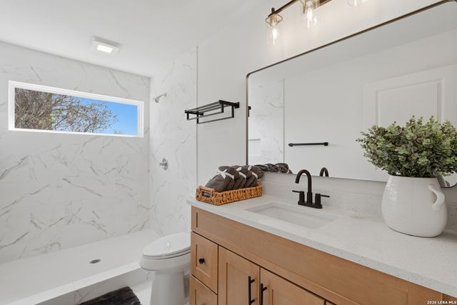 1333 Comanche Path, Bandera, TX 78003