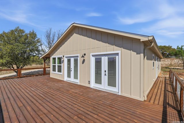 1333 Comanche Path, Bandera, TX 78003