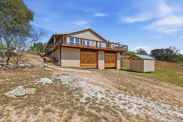 1333 Comanche Path, Bandera, TX 78003