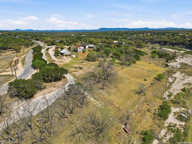 1333 Comanche Path, Bandera, TX 78003