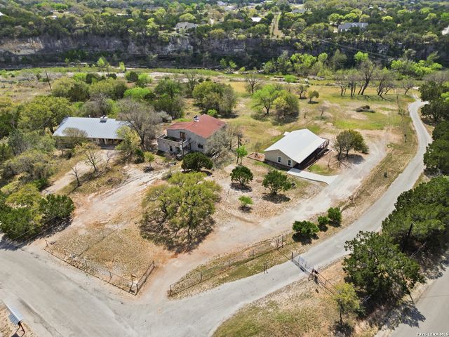 1333 Comanche Path, Bandera, TX 78003