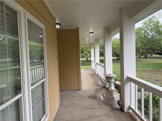 5758 Grand Lake Circ, Robstown, TX 78380