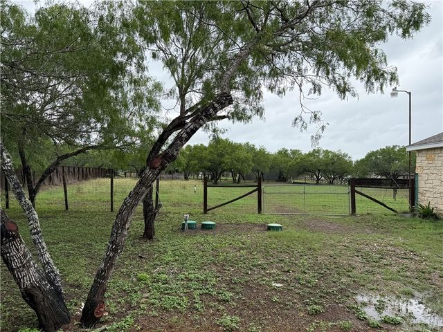 5758 Grand Lake Circ, Robstown, TX 78380