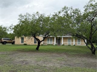 5758 Grand Lake Circ, Robstown, TX 78380
