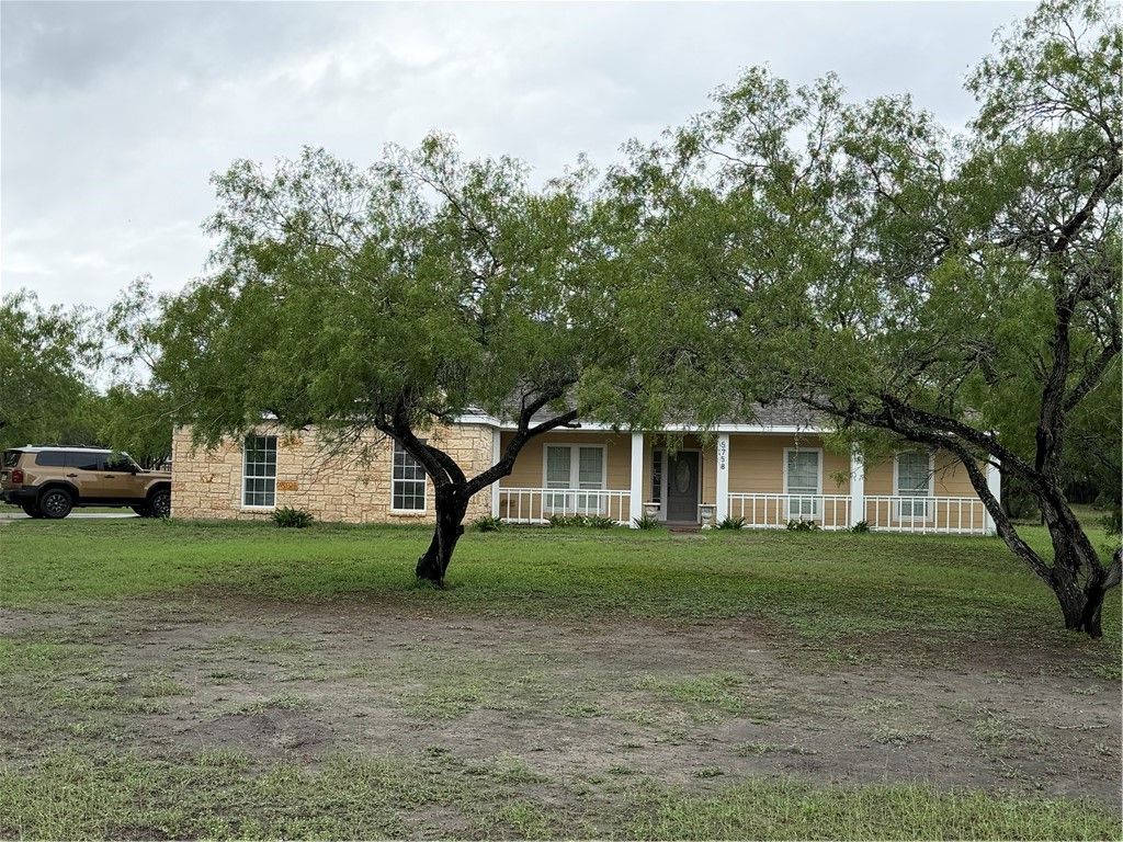 5758 Grand Lake Circ, Robstown, TX 78380