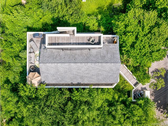 216 Broadway, Saltaire, NY 11706