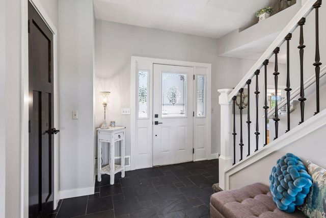 3861 Lone Cedar Lane, Chanhassen, MN 55318