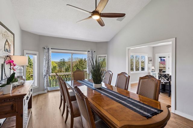 3861 Lone Cedar Lane, Chanhassen, MN 55318