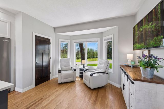 3861 Lone Cedar Lane, Chanhassen, MN 55318