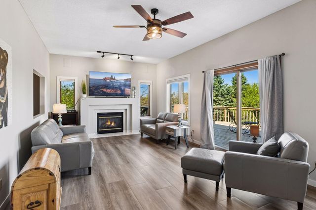 3861 Lone Cedar Lane, Chanhassen, MN 55318