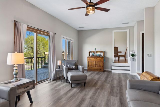 3861 Lone Cedar Lane, Chanhassen, MN 55318