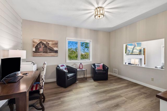 3861 Lone Cedar Lane, Chanhassen, MN 55318