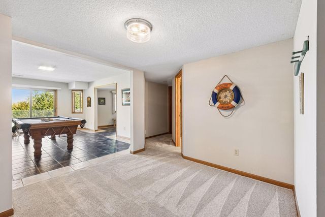 3861 Lone Cedar Lane, Chanhassen, MN 55318