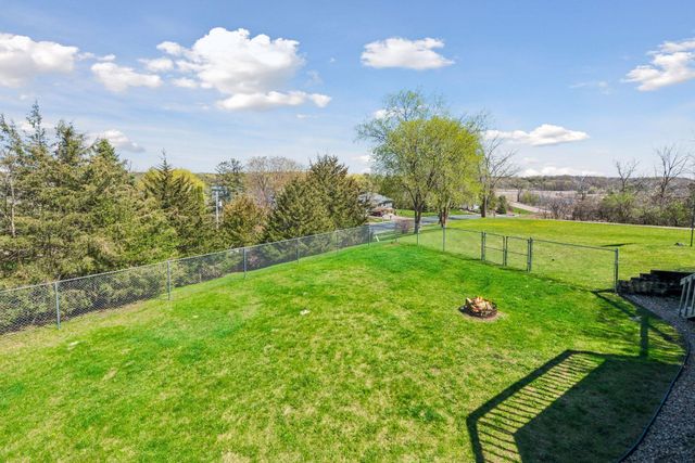 3861 Lone Cedar Lane, Chanhassen, MN 55318