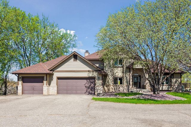 3861 Lone Cedar Lane, Chanhassen, MN 55318