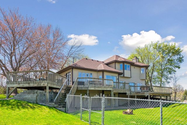 3861 Lone Cedar Lane, Chanhassen, MN 55318