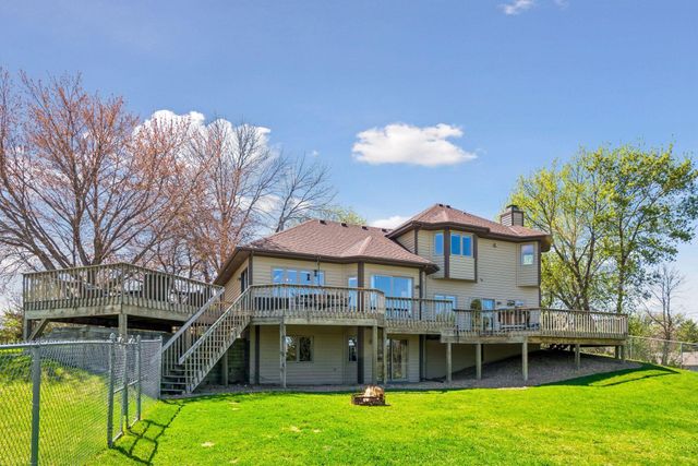 3861 Lone Cedar Lane, Chanhassen, MN 55318