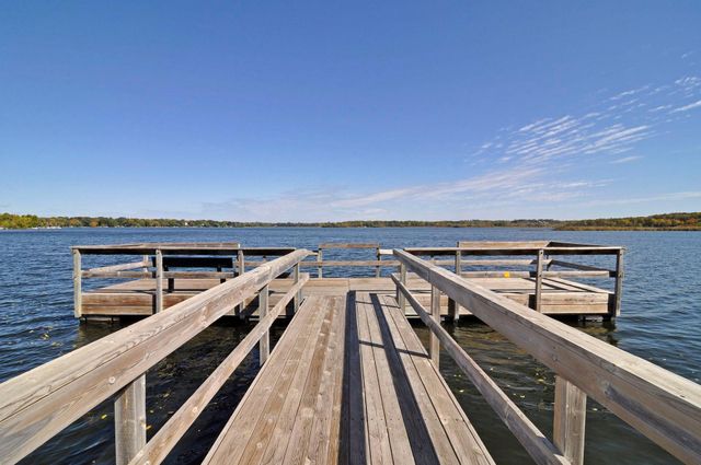 3861 Lone Cedar Lane, Chanhassen, MN 55318