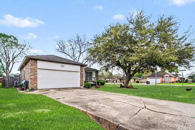 1113 Union Valley Drive, Pearland, TX 77581