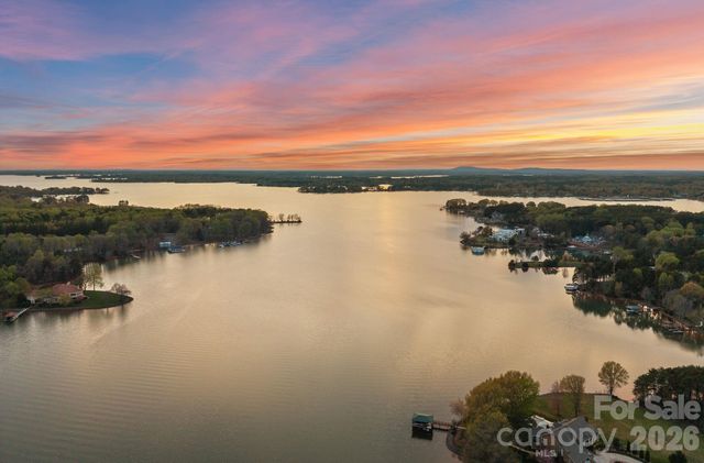 134 Lawrence Tee Lane, Mooresville, NC 28117