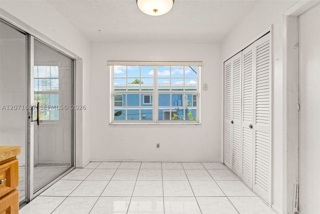 4700 NW 41st Pl, Lauderdale Lakes, FL 33319