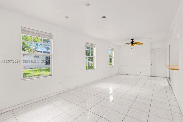 4700 NW 41st Pl, Lauderdale Lakes, FL 33319